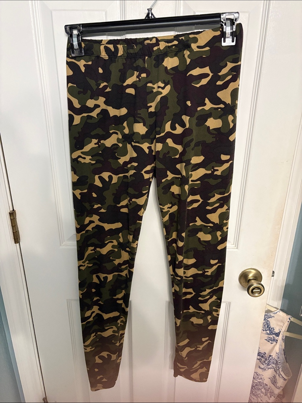 Bobbie Brooks XL Camo High Waist Full Length Leggings Green Brown Black